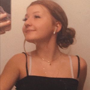 Meet your Posher, Ava